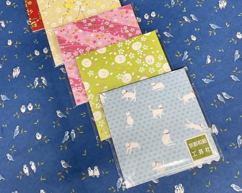 京都和紙工芸社商品一覧。折り紙、和紙貼缶、刀剣柄、朱印帳用紙など